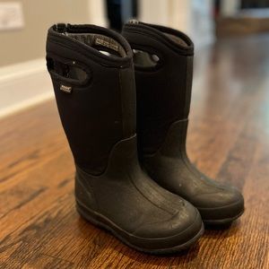 Black BOGS size 13 kids